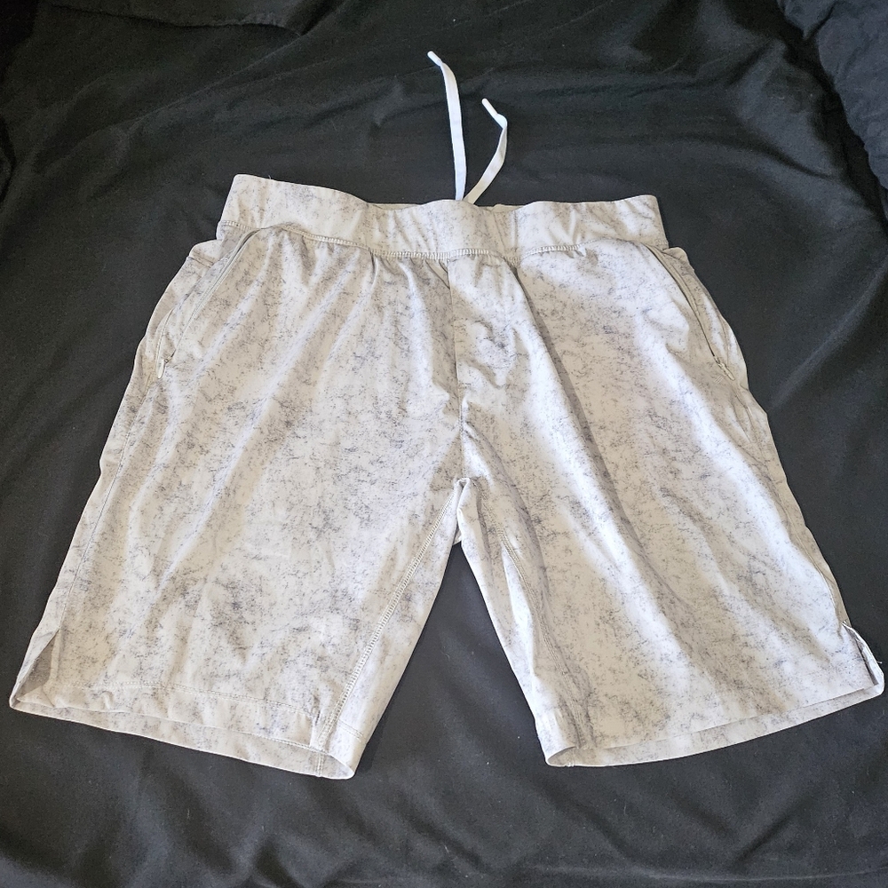 Men's Gray Marble Pattern Kenneth Cole Shorts